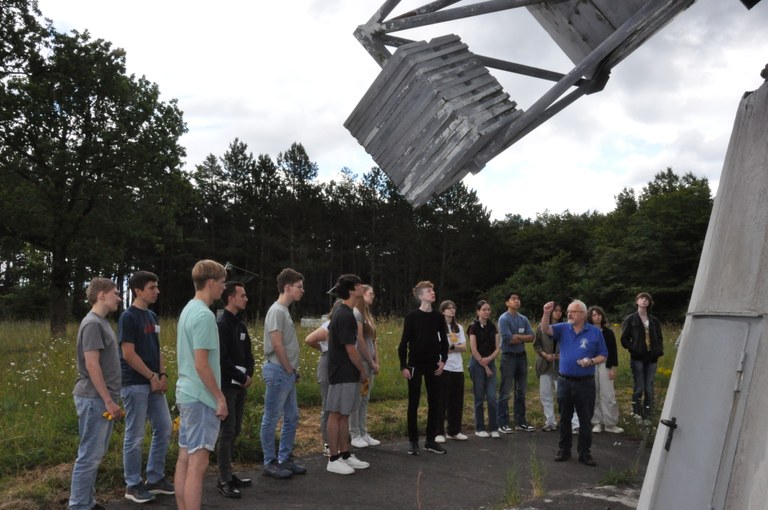 Führung durch die Anlage des Astropeilers