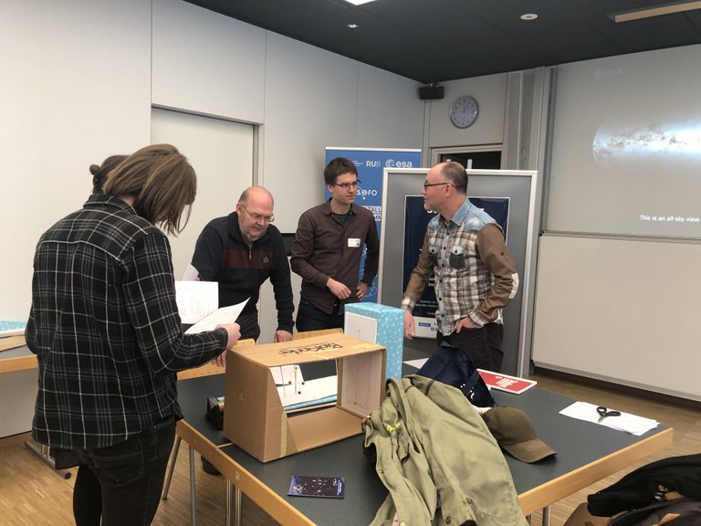 Lehrkräfte bei den Hands-On Teilen "Astronomische Forschungsaufträge für die Schule"